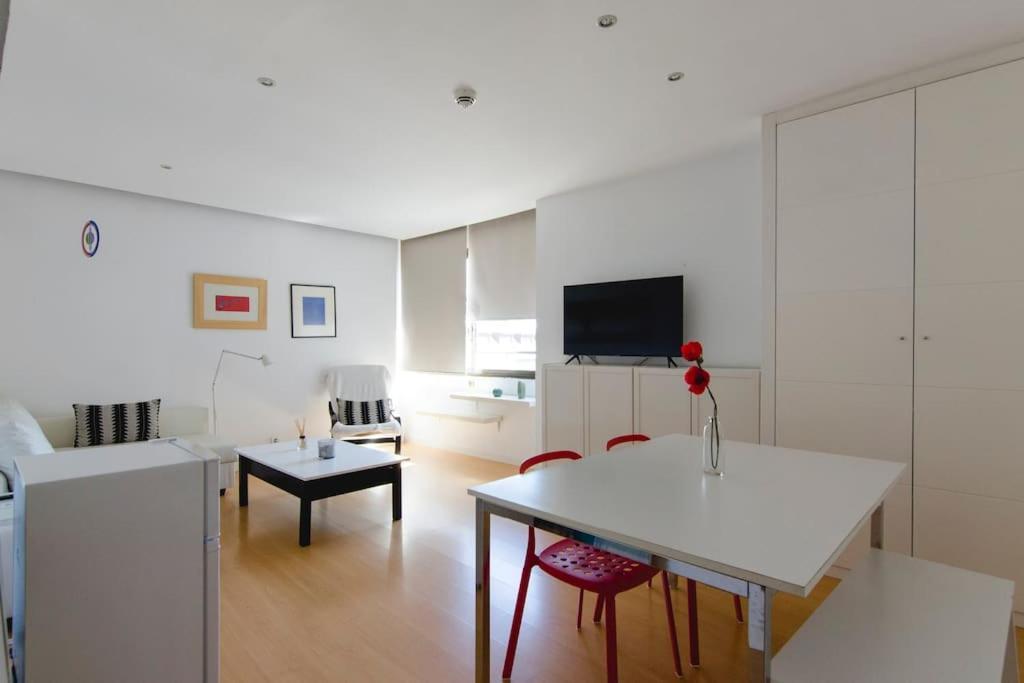 Ferienwohnung Beautiful Flat A Stone'S Throw From The Retiro-Vill Madrid Exterior foto