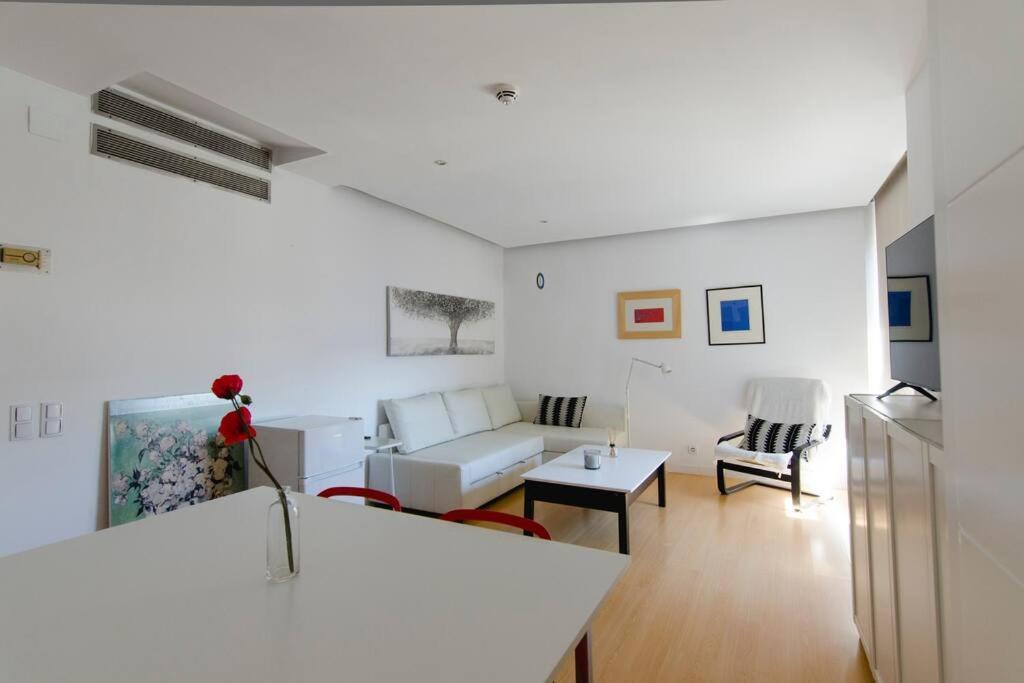 Ferienwohnung Beautiful Flat A Stone'S Throw From The Retiro-Vill Madrid Exterior foto